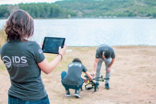 Trabajo de campo equipos multidisciplinares Trabajo de campo equipos multidisciplinares con dron